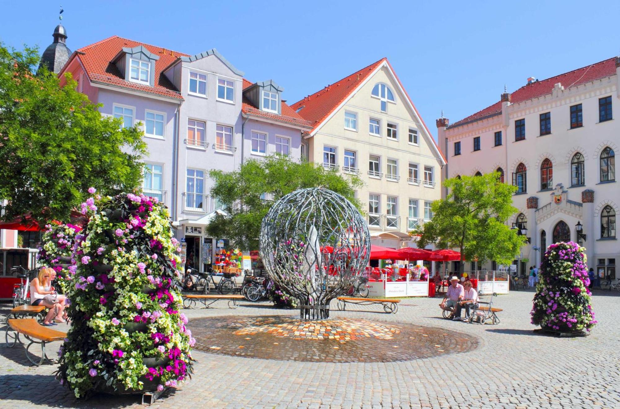 Grosse Sommerliebe - Ferienhaus Nah Am Volksbad Und Radwanderweg Waren  Luaran gambar